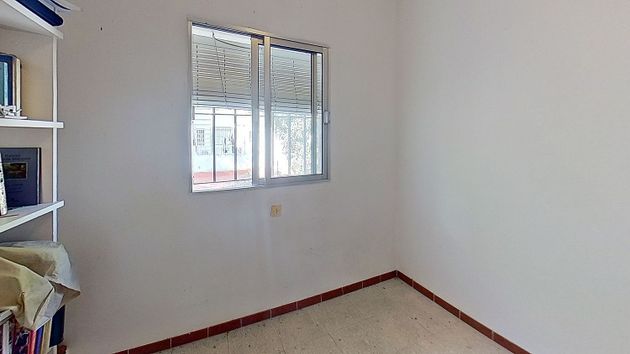 Foto 1 de Casa adossada en venda a avenida Maestranza Aérea de 4 habitacions amb terrassa i aire acondicionat