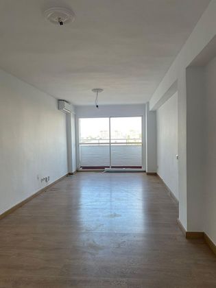 Foto 2 de Alquiler de piso en avenida De Jerez de 3 habitaciones con terraza y garaje
