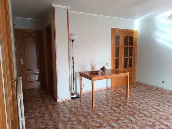 Foto 2 de Venta de piso en Can Jofresa - Sta. Margarida de 3 habitaciones con balcón y calefacción
