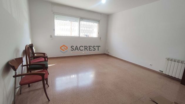 Foto 2 de Venta de piso en Can Borrell - La Plana de Lledó de 4 habitaciones con garaje y calefacción
