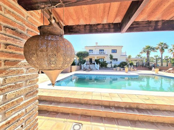 Foto 1 de Chalet en venta en Pinos de Alhaurín - Periferia de 8 habitaciones con terraza y piscina