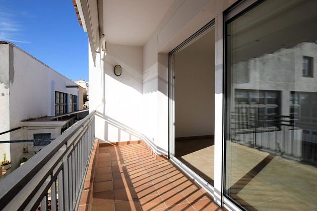 Foto 2 de Venta de chalet en Eixample de 4 habitaciones con terraza y garaje