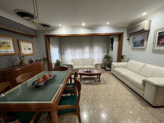 Foto 1 de Casa en venda a Marianao de 5 habitacions amb calefacció