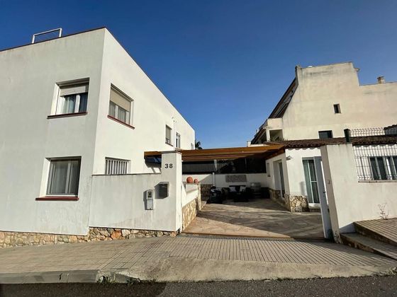 Foto 2 de Chalet en venta en Perelló, el (Tar) de 4 habitaciones con terraza y piscina