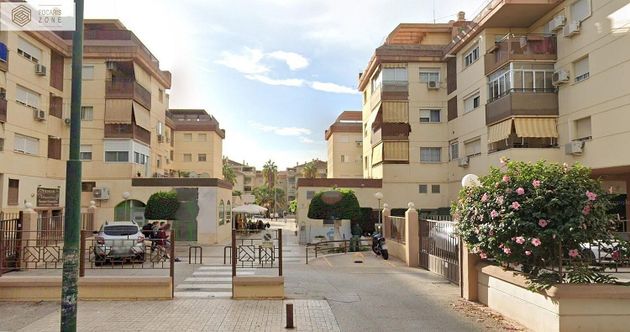 Foto 1 de Local en venda a El Cónsul - Ciudad Universitaria amb terrassa i aire acondicionat