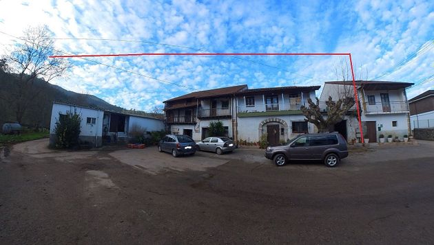 Foto 1 de Casa adossada en venda a Hazas de Cesto de 6 habitacions amb jardí i balcó