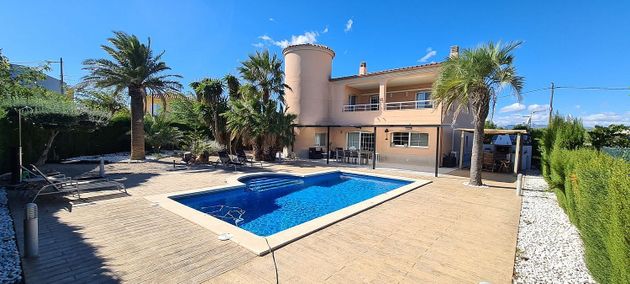 Foto 1 de Xalet en venda a Roques Daurades-L'Estany de 5 habitacions amb terrassa i piscina