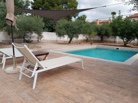 Foto 1 de Chalet en venta en Les Tres Cales de 2 habitaciones con terraza y piscina
