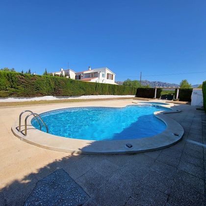 Foto 1 de Xalet en venda a Les Tres Cales de 3 habitacions amb terrassa i piscina
