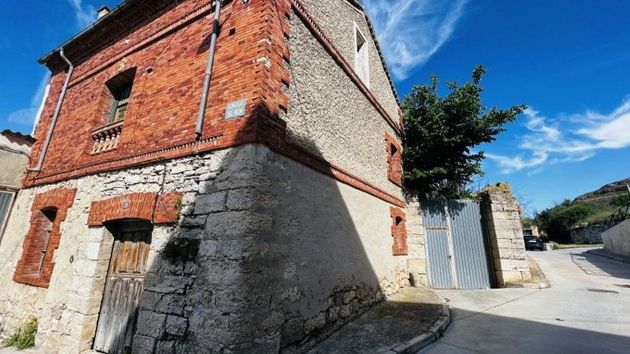 Foto 2 de Casa en venda a calle Del Pilón de 4 habitacions amb garatge