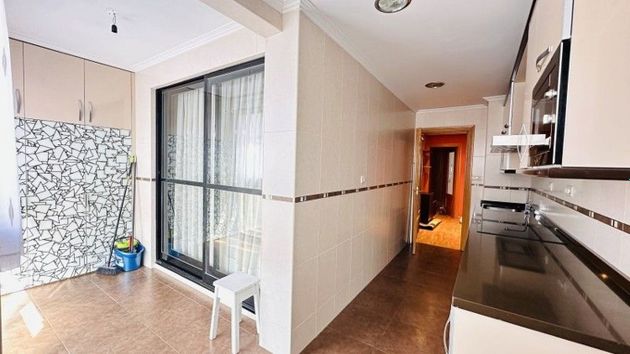 Foto 2 de Pis en venda a calle Villacasares de 3 habitacions amb terrassa i balcó