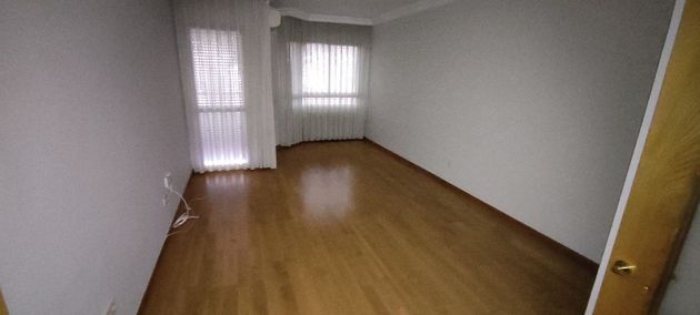 Foto 1 de Piso en alquiler en Villacerrada - Centro de 4 habitaciones con garaje y muebles
