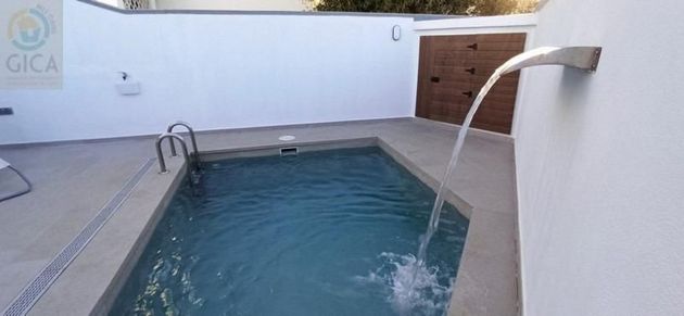 Foto 1 de Venta de casa en San García de 3 habitaciones con piscina y garaje