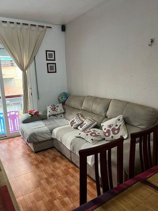 Foto 1 de Venta de piso en Sanfeliu de 4 habitaciones con terraza y aire acondicionado