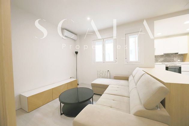 Foto 2 de Piso en alquiler en Justicia - Chueca de 1 habitación con muebles y aire acondicionado
