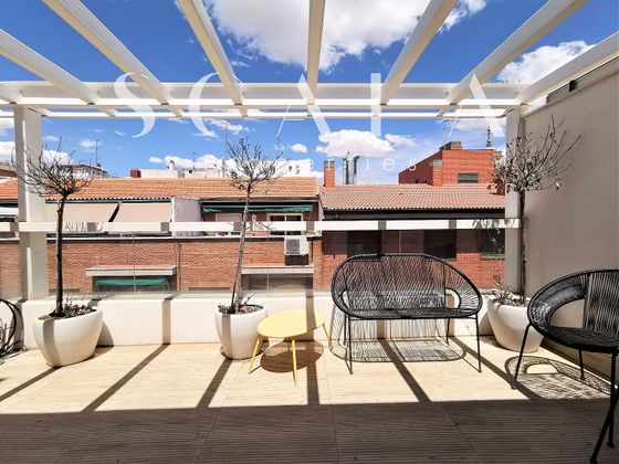 Foto 1 de Àtic en lloguer a Ciudad Jardín de 2 habitacions amb terrassa i mobles