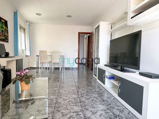 Foto 1 de Àtic en venda a Artigas - Llefià de 2 habitacions amb terrassa i aire acondicionat
