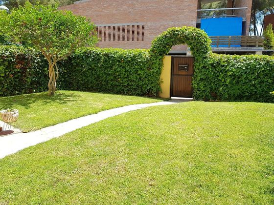 Foto 1 de Casa adossada en lloguer a calle Del Margalló de 4 habitacions amb terrassa i jardí