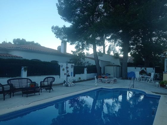 Foto 1 de Xalet en venda a Casalot de 3 habitacions amb piscina i garatge
