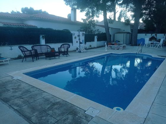 Foto 2 de Xalet en venda a Casalot de 3 habitacions amb piscina i garatge