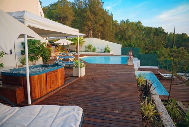 Foto 1 de Chalet en venta en Sant Antoni de Portmany de 6 habitaciones con terraza y piscina