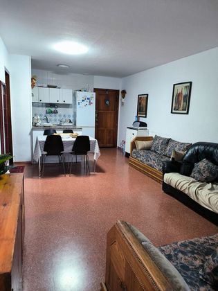 Foto 1 de Venta de piso en Ses Figueretes - Platja d'en Bossa - Cas Serres de 1 habitación con terraza y balcón