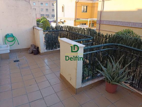 Foto 2 de Dúplex en lloguer a Santa Fe de 3 habitacions amb terrassa i mobles