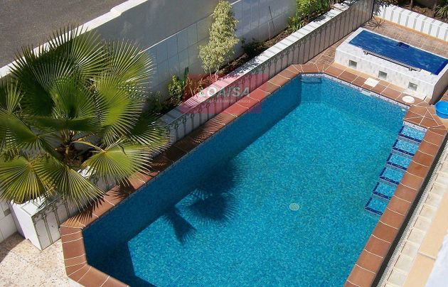 Foto 2 de Casa en venda a Las Ventanicas - La Paratá de 7 habitacions amb terrassa i piscina