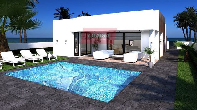 Foto 1 de Chalet en venta en Gallardos (Los) de 3 habitaciones con terraza y piscina
