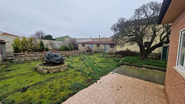 Foto 1 de Casa en venda a Mazariegos de 4 habitacions amb garatge i jardí