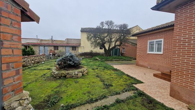 Foto 2 de Casa en venda a Mazariegos de 4 habitacions amb garatge i jardí