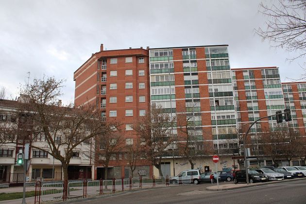 Foto 1 de Piso en venta en Avenida de Madrid de 2 habitaciones con terraza y garaje