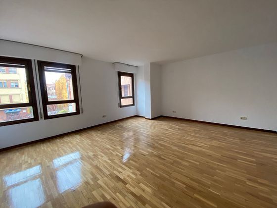 Foto 2 de Pis en venda a Centro - Palencia de 4 habitacions amb terrassa i aire acondicionat