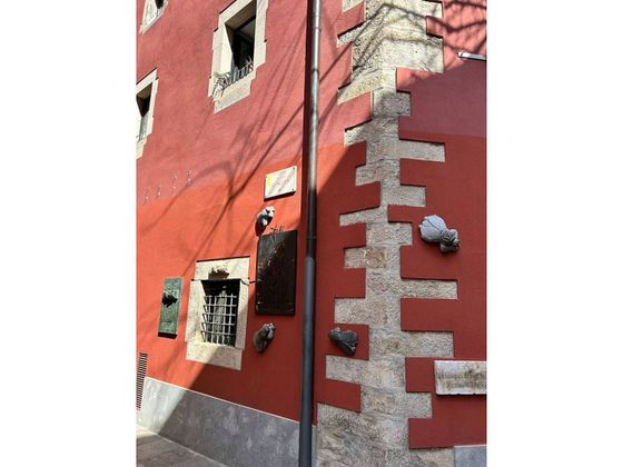 Foto 2 de Piso en venta en Centre - Girona de 2 habitaciones con calefacción y ascensor