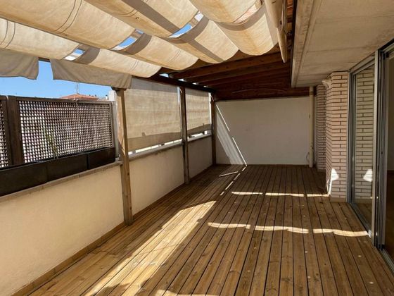 Foto 1 de Ático en alquiler en Eixample Nord – La Devesa de 3 habitaciones con terraza y aire acondicionado