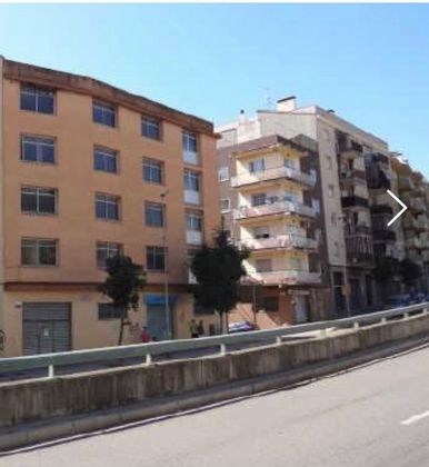 Foto 1 de Edifici en venda a calle Tarragona de 1983 m²