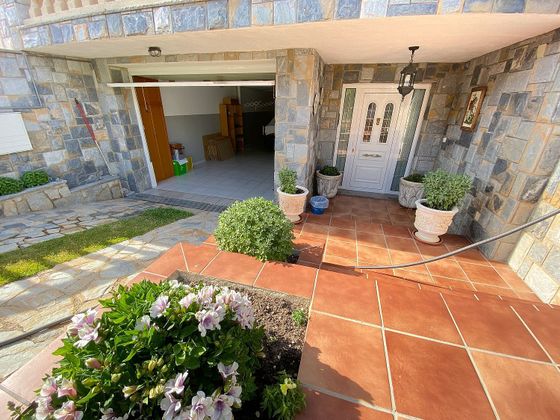 Foto 2 de Casa adossada en venda a Palau-solità i Plegamans de 4 habitacions amb terrassa i jardí