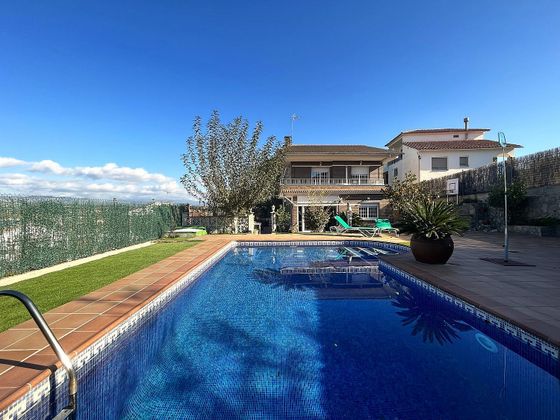 Foto 1 de Xalet en venda a Palau-solità i Plegamans de 6 habitacions amb piscina i jardí