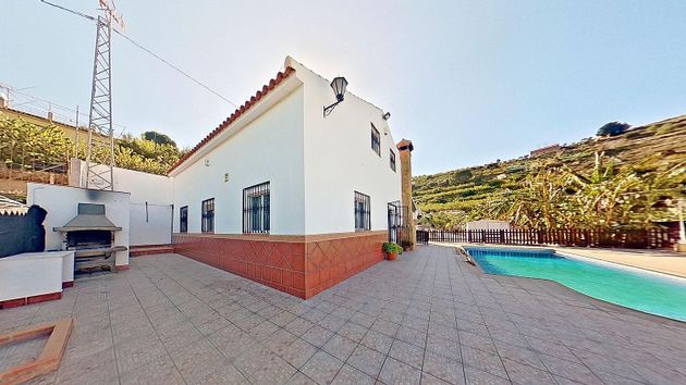 Foto 1 de Xalet en venda a Torrenueva de 3 habitacions amb terrassa i piscina