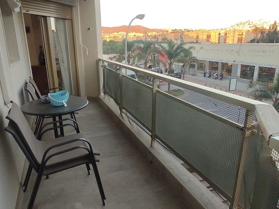 Foto 1 de Alquiler de piso en Almuñecar de 2 habitaciones con terraza y piscina