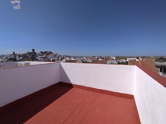 Foto 1 de Casa adossada en venda a Arcos de la Frontera de 4 habitacions amb terrassa i balcó