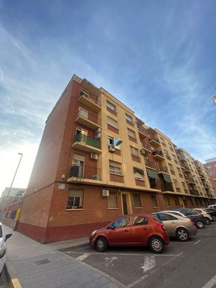 Foto 2 de Venta de piso en Tres Olivos - La Piedad de 2 habitaciones con terraza y piscina