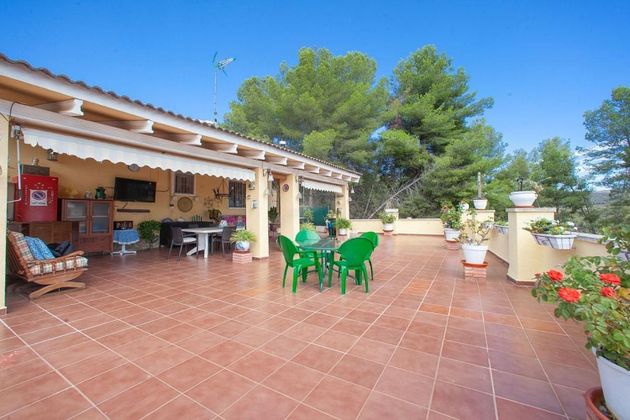 Foto 1 de Chalet en venta en Bisbal del Penedès, la de 3 habitaciones con terraza y piscina