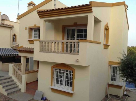 Foto 1 de Venta de chalet en Campos de Golf - Villa Martin - Los Dolses de 5 habitaciones con terraza y piscina
