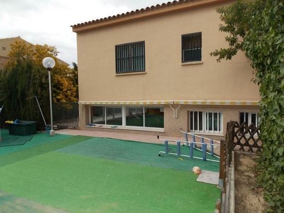 Foto 1 de Xalet en venda a Petrer de 5 habitacions amb terrassa i piscina