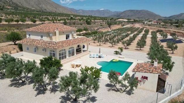 Foto 1 de Xalet en venda a Abanilla de 5 habitacions amb terrassa i piscina
