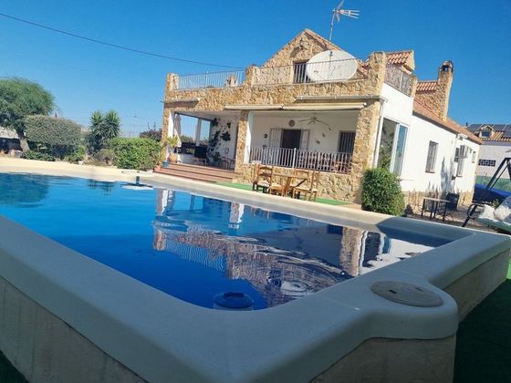 Foto 1 de Venta de chalet en Callosa de Segura de 3 habitaciones con terraza y piscina