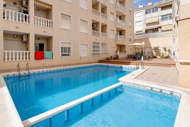 Foto 2 de Pis en venda a Playa de los Locos de 1 habitació amb terrassa i piscina