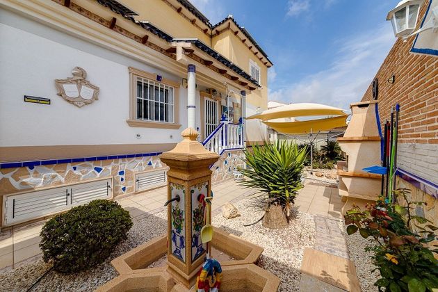 Foto 1 de Chalet en venta en La Siesta - El Salado - Torreta de 5 habitaciones con terraza y piscina