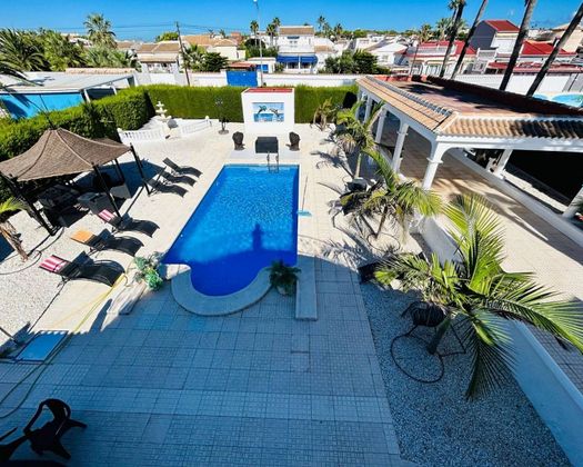 Foto 2 de Chalet en venta en La Siesta - El Salado - Torreta de 3 habitaciones con terraza y piscina
